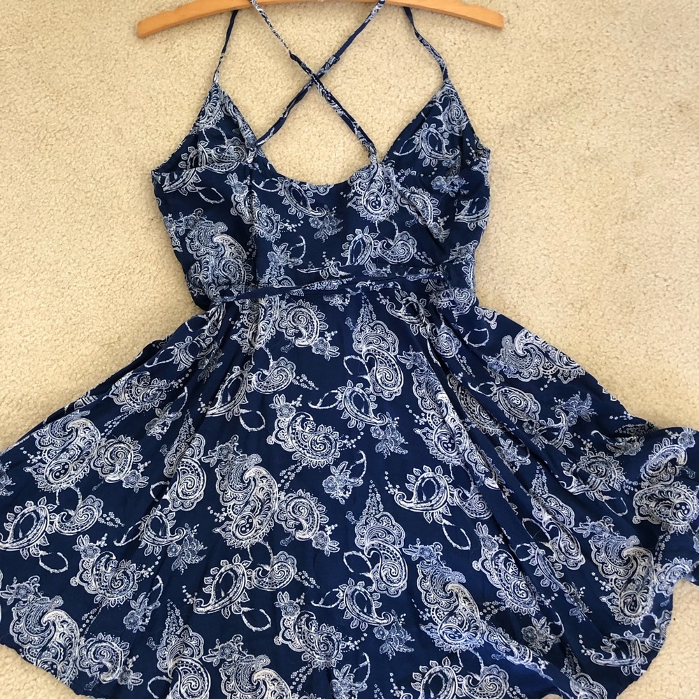 Dress - Picture 3 of 3